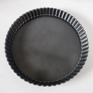 Wilton 9" Premium Fluted Edges Nonstick Tart & Quiche Bakeware 2-Piece
